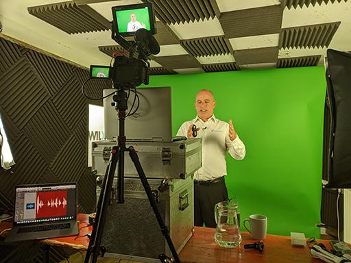 Green screen space